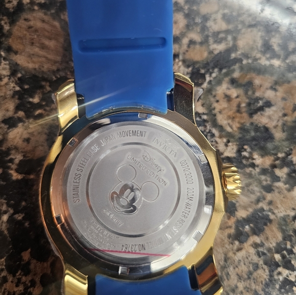 NEW Men's Invicta Model#23764 DISNEY Quartz 3 Hand Watch With Blue Dial 38mm - Picture 2 of 6
